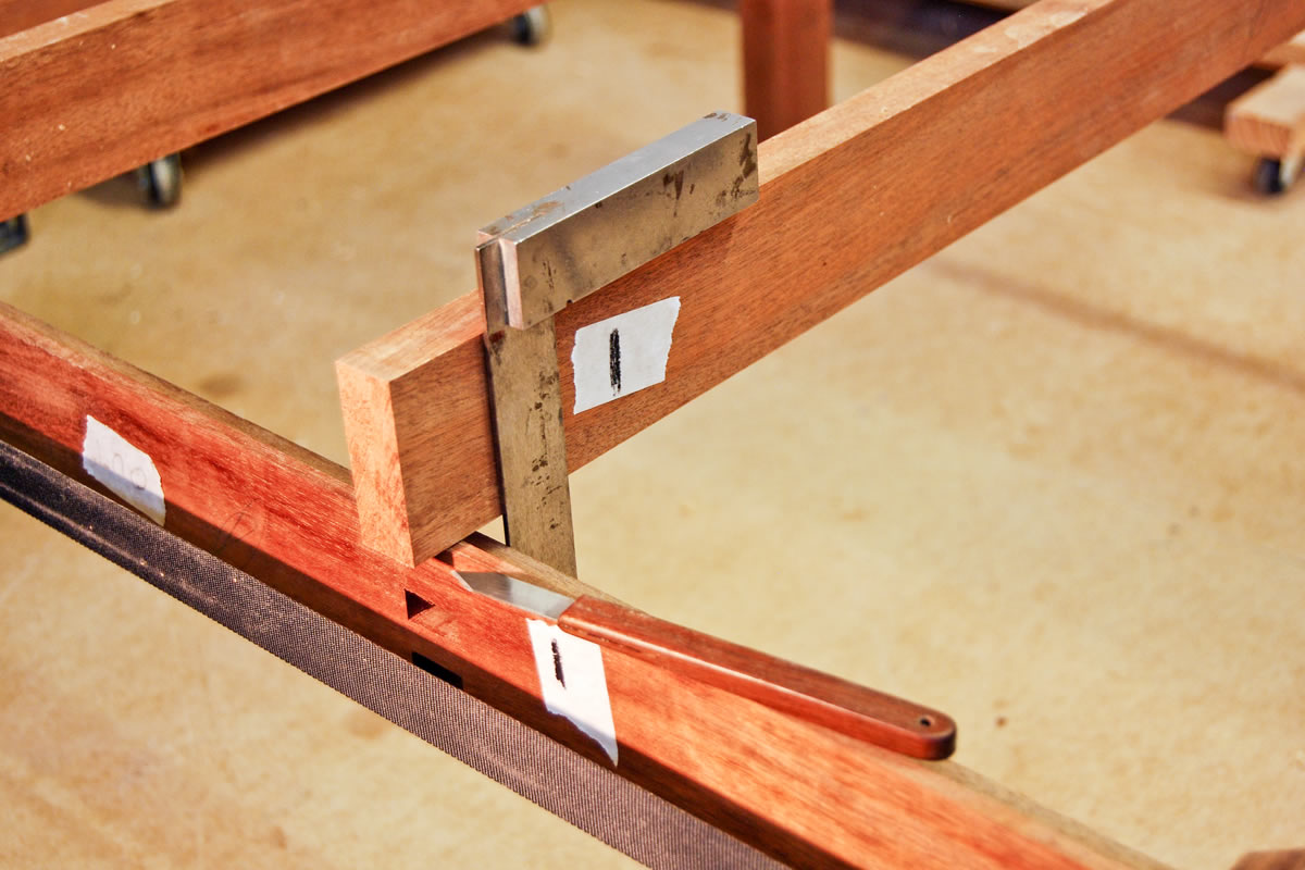 Coffee Table - Righty Tighty or Loosey Lefty?