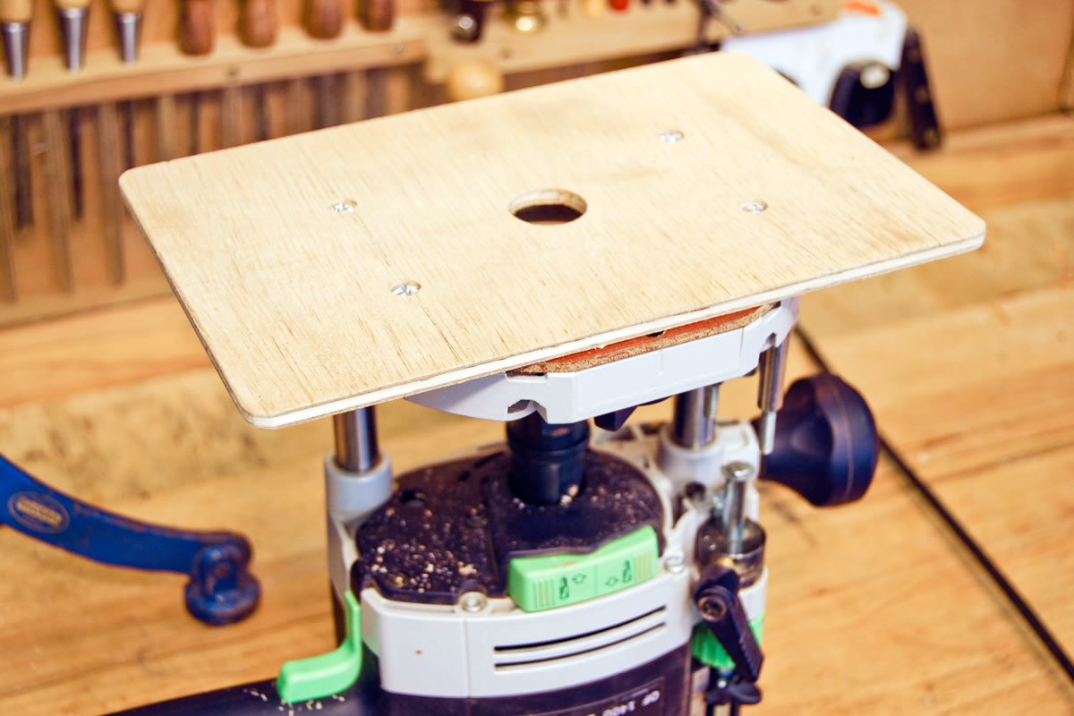 Coffee Table - Freehanding with a router