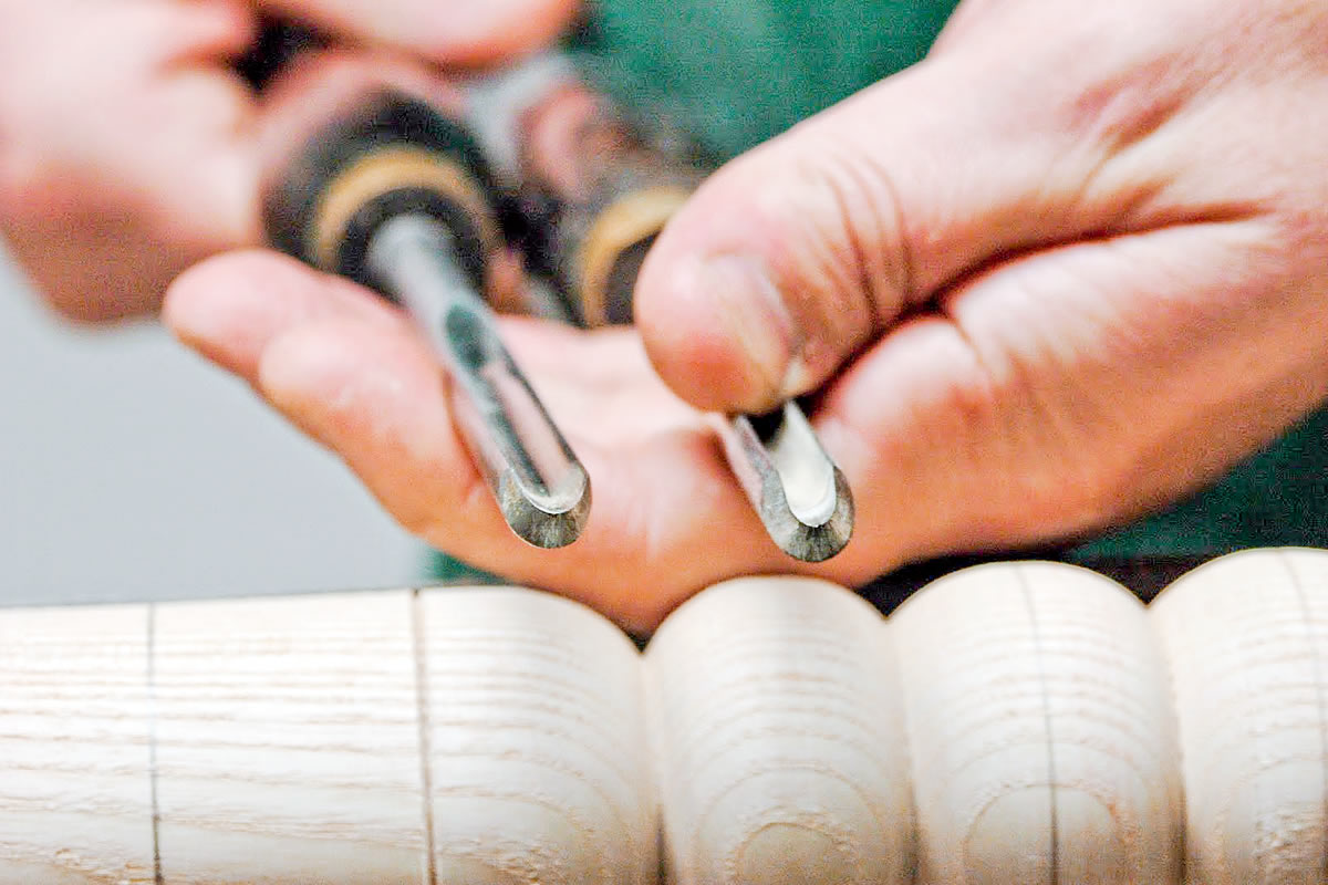 Creating a concave curve using a Spindle Gouge
