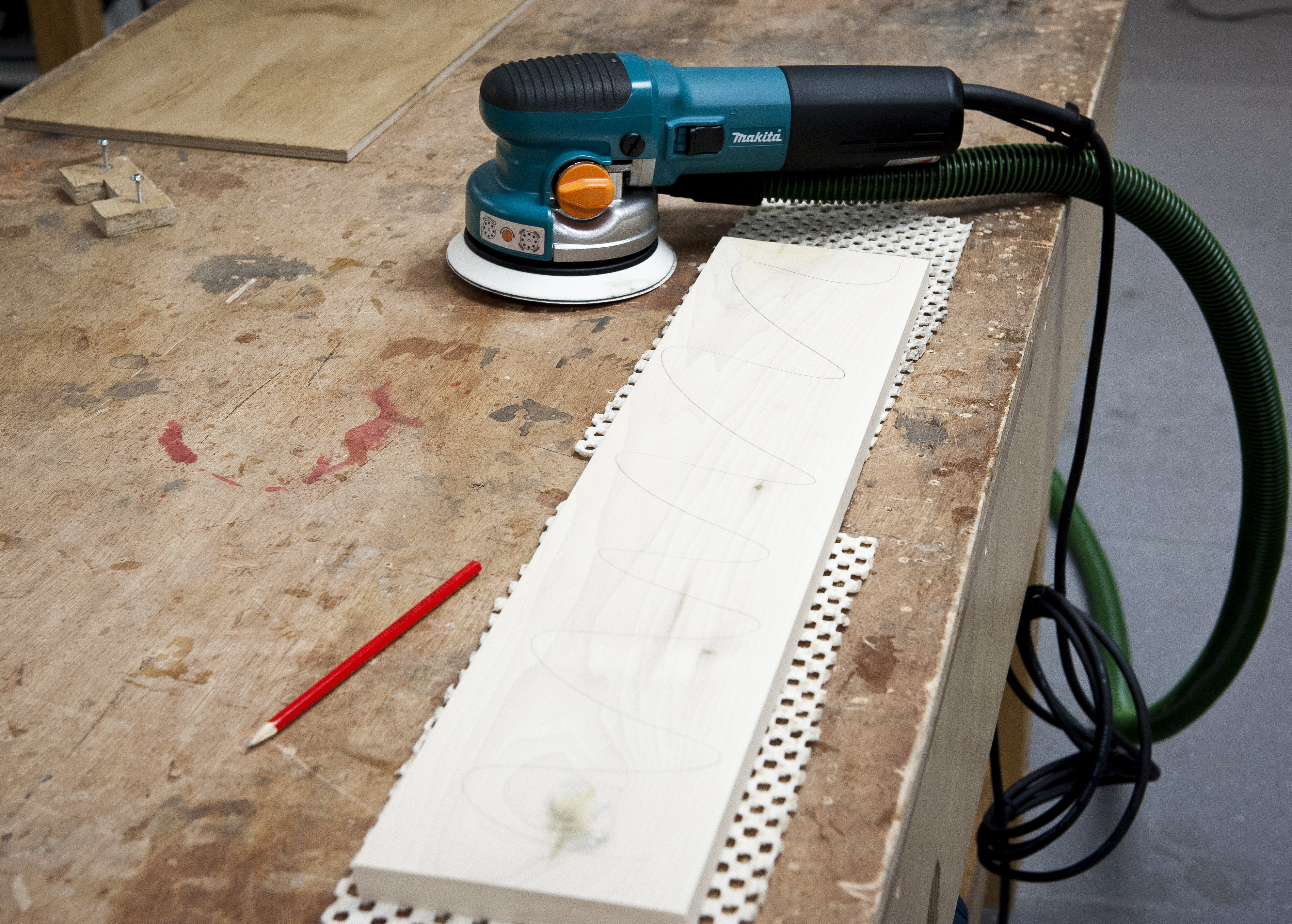 Tricks of the Trade - Bored with sanding? Useful tips to reduce the monotony