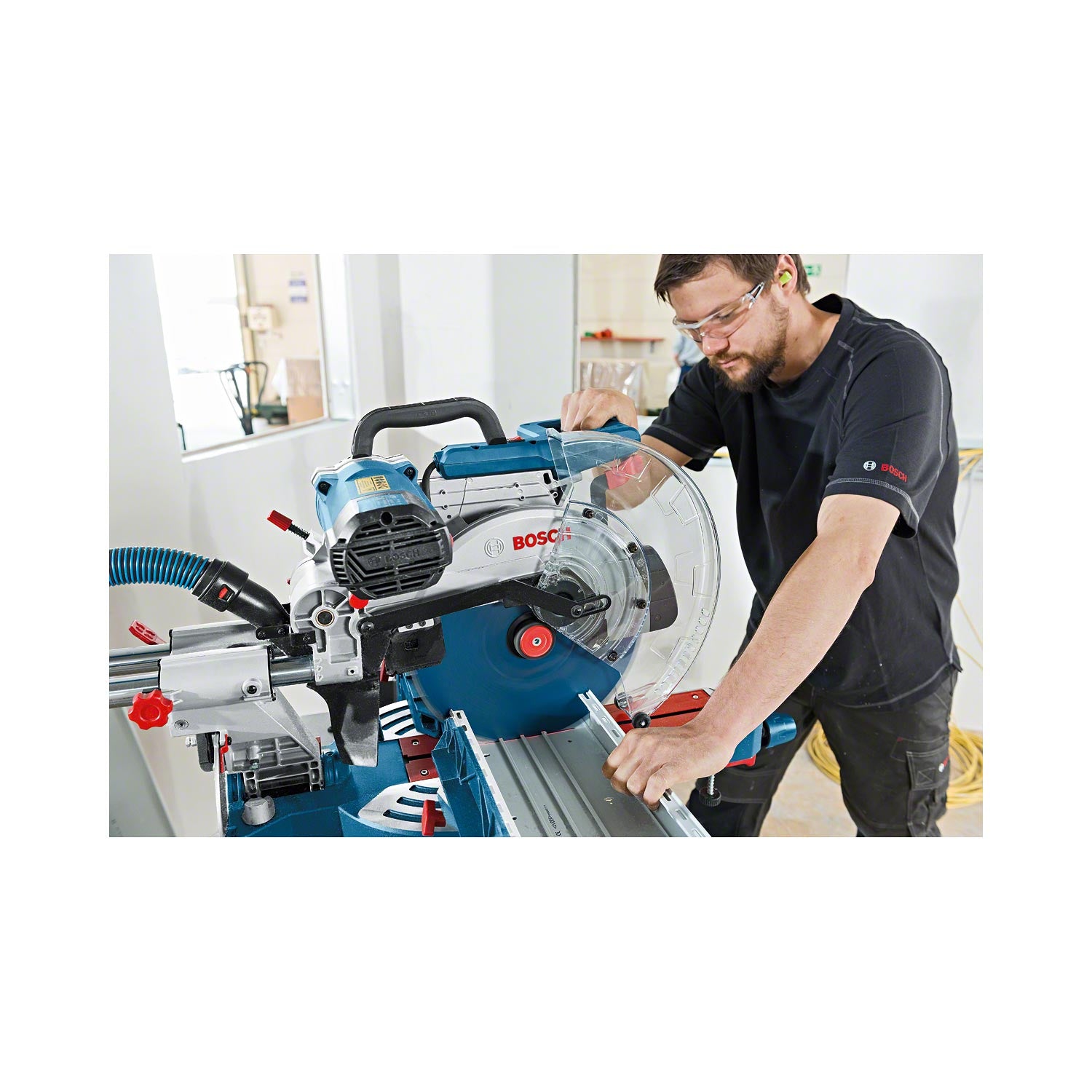 Bosch GCM 12 SDE Dual Bevel Mitre Saw