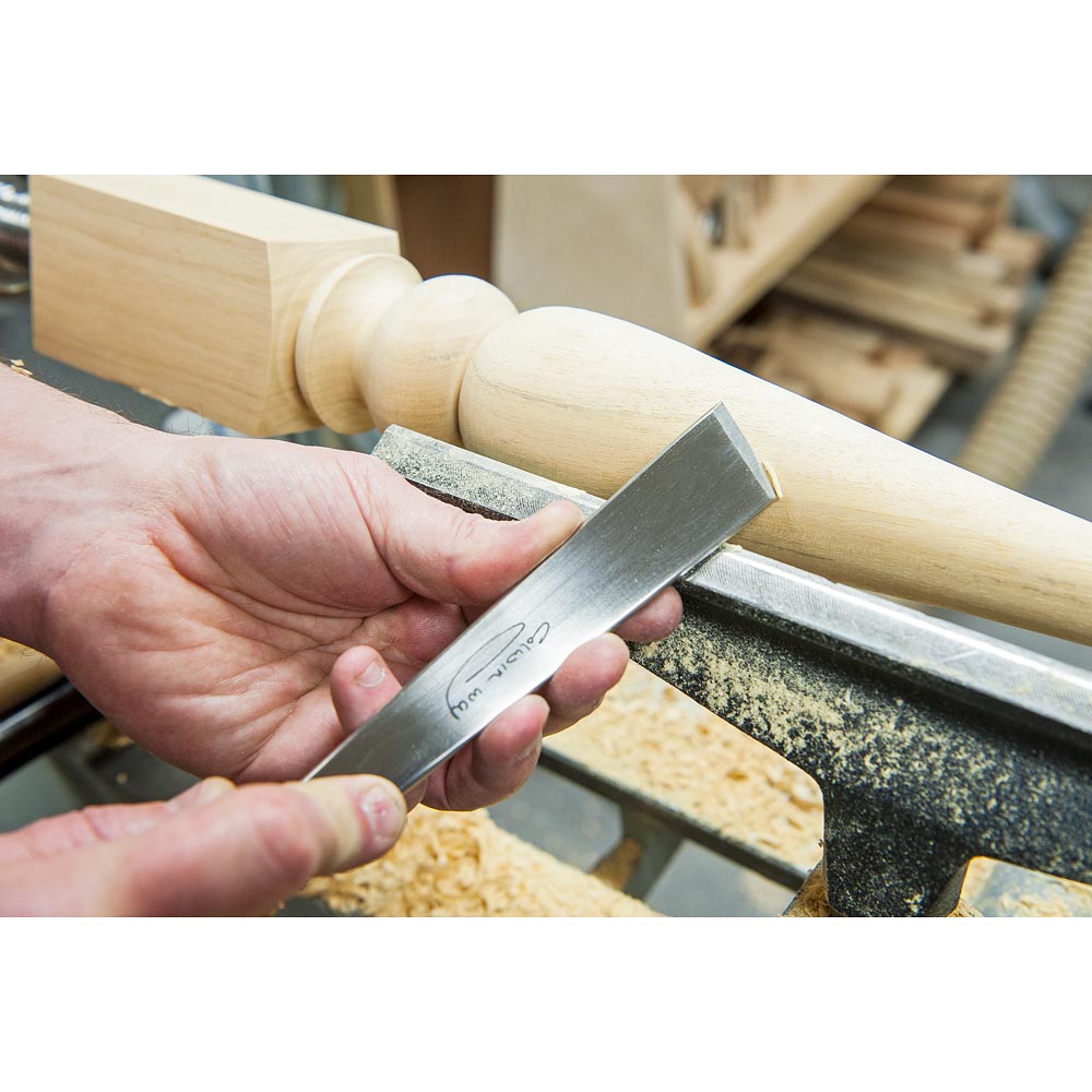Crown Cryo Colwin Way Signature Skew Chisel - 32mm