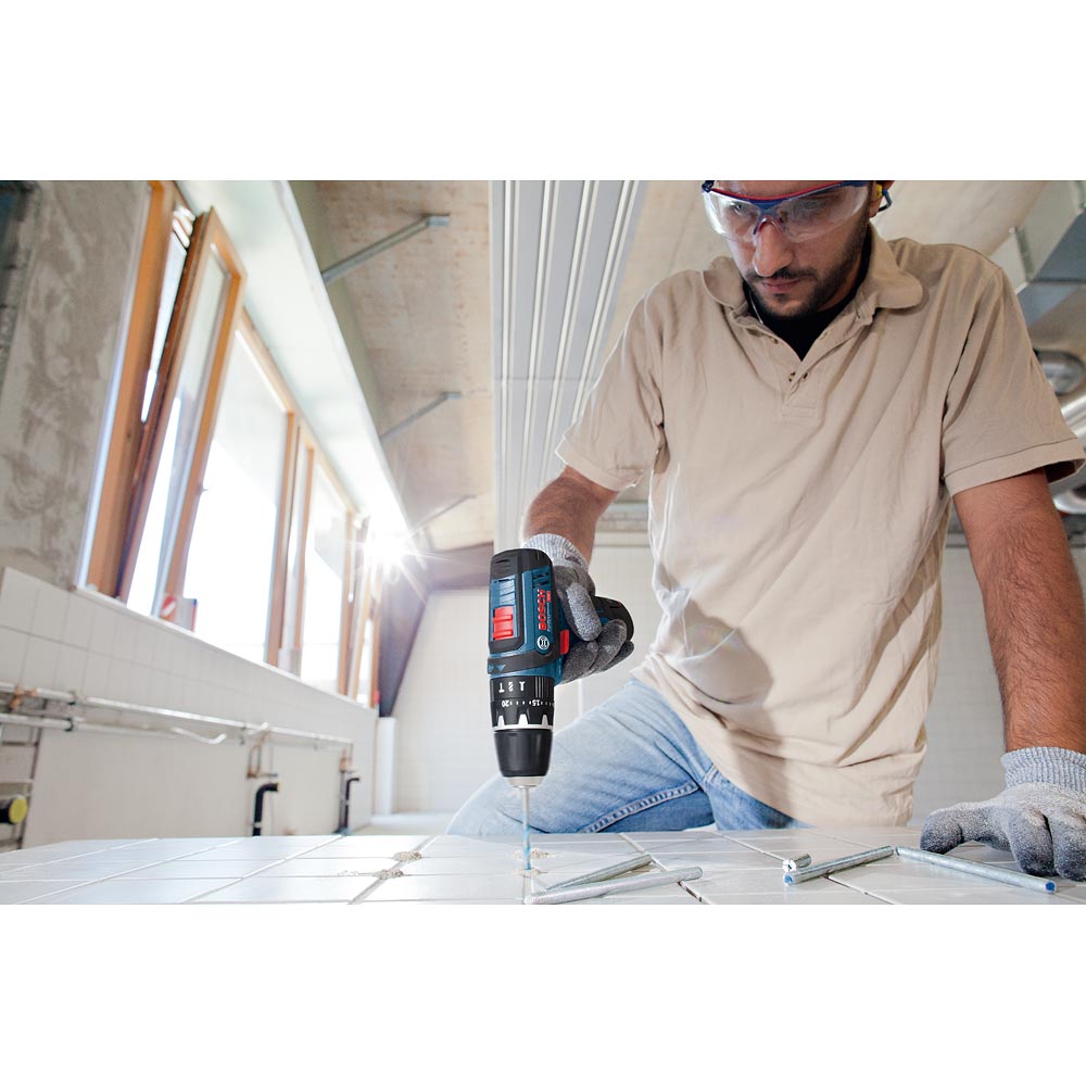 Bosch GSB 12V-15 Combi Drill 12V (2 x 2.0Ah)