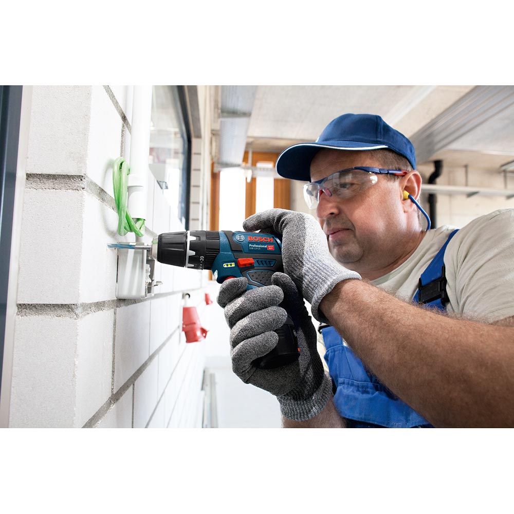 Bosch GSB 12V-15 Combi Drill 12V (2 x 2.0Ah)