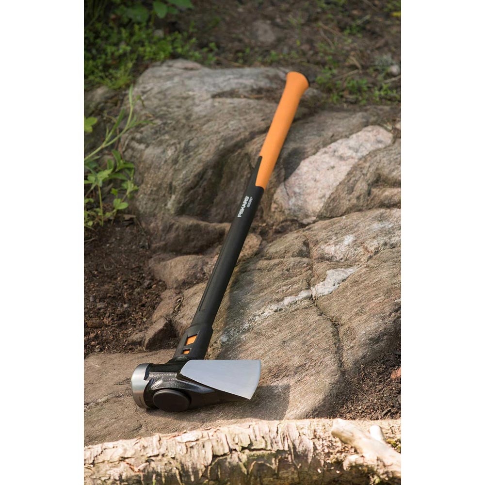 Fiskars IsoCore Builder's Axe