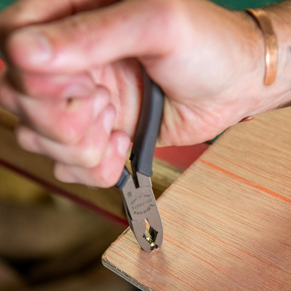3 Peaks Engineer's Screw Removal Pliers