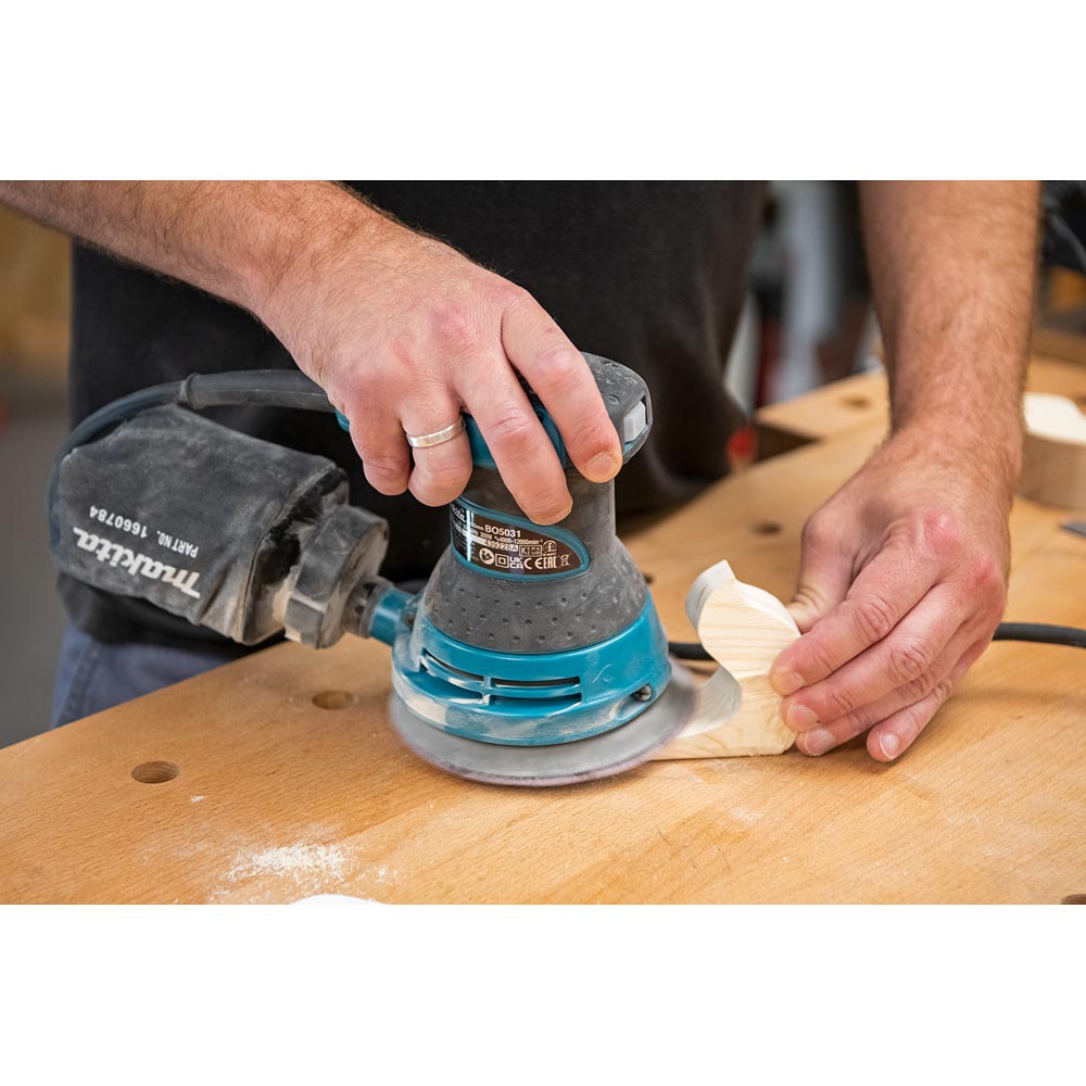 Makita BO5031 Random Orbit Palm Sander