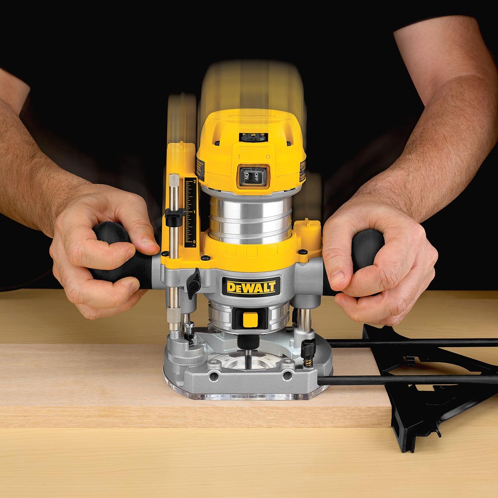 DeWALT D26204K 2 in 1 Router (1/4")